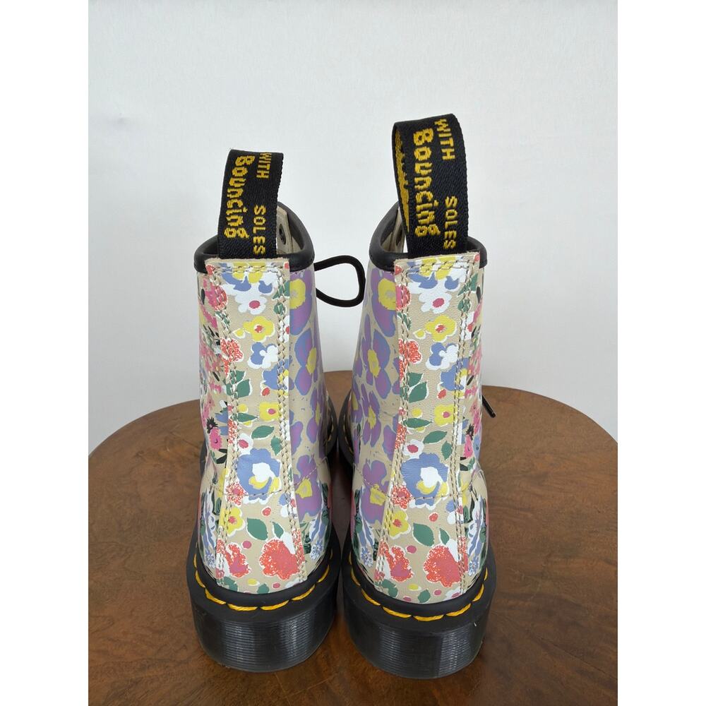 Dr. Martens Floral Print AirWair 8 Eye Lace Up Combat Boots Women's Size 5 - Picture 4 of 10
